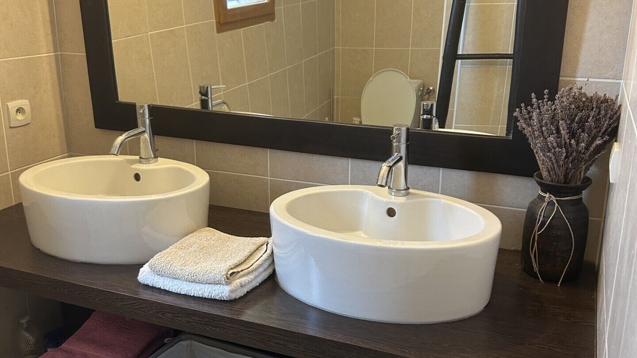 Photo of Bathroom in Cadenet