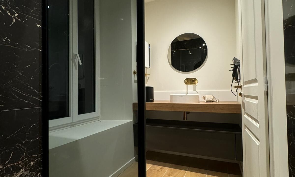 Photo of Bathroom in Chateau-Ville-Vieille