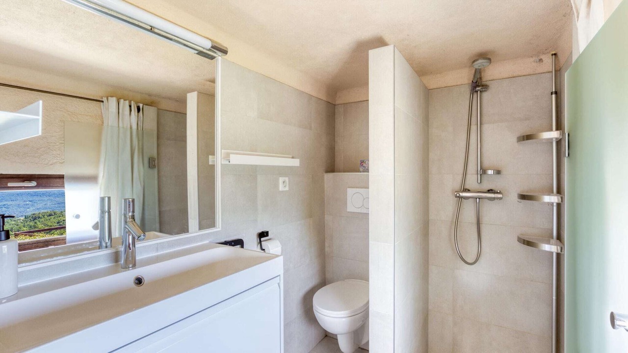 Photo of Bathroom in Villecroze