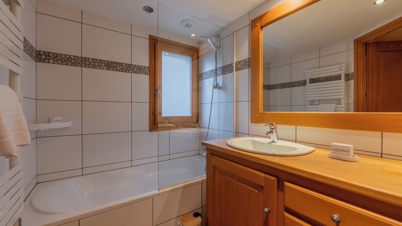 Photo of Bathroom in Les Praz-de-Chamonix
