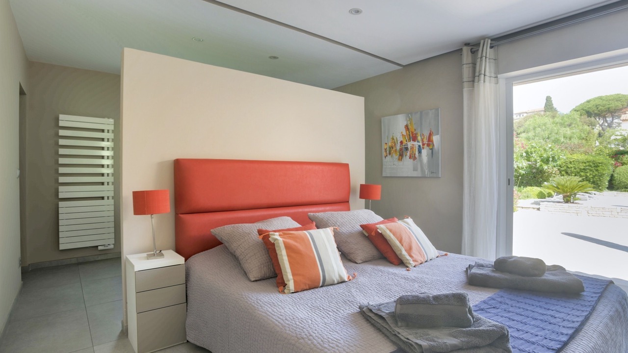 Photo of Bedroom in Sainte-Maxime City Centre