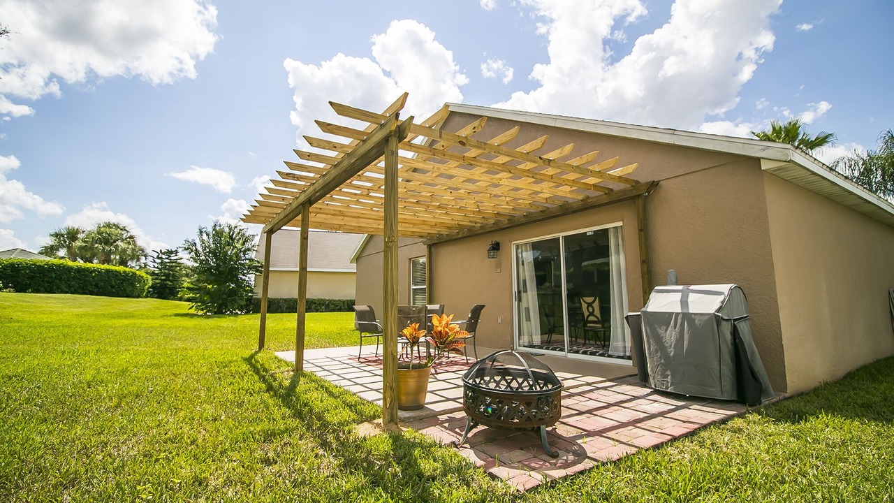 Photo of Outdoor in Weston Hills