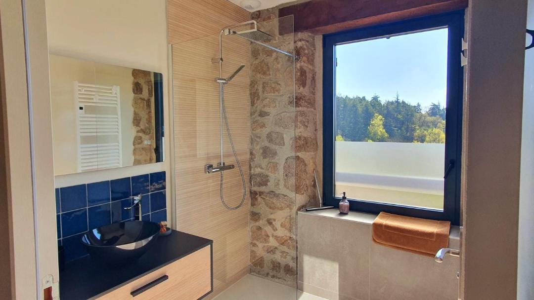 Photo of Bathroom in Saint-Felicien