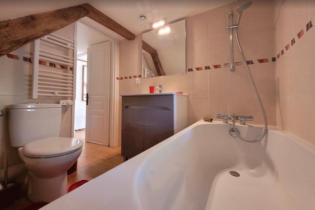 Photo of Bathroom in Saint-Georges Nigremont