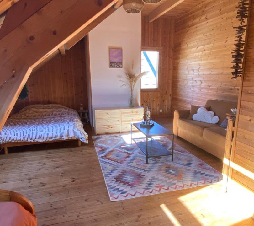 Photo of Bedroom in Saint-Martin-de-Queyrieres