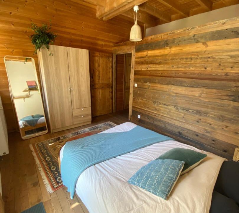 Photo of Bedroom in Saint-Martin-de-Queyrieres