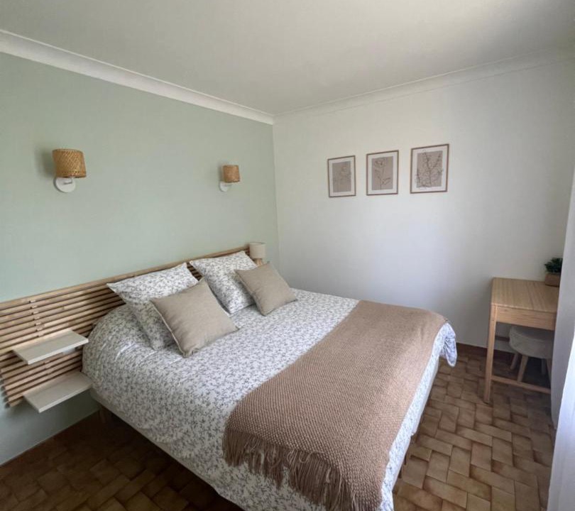 Photo of Bedroom in Orange