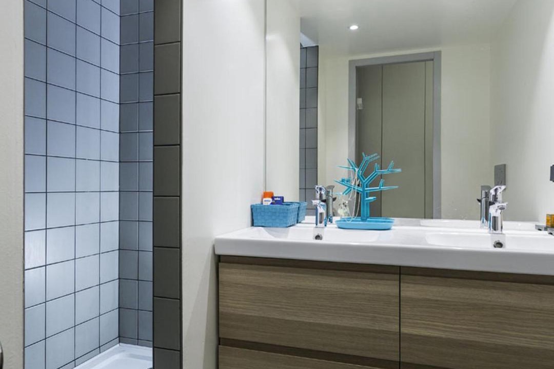 Photo of Bathroom in Arc-1800