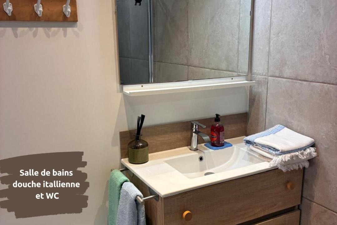 Photo of Bathroom in Belcodene