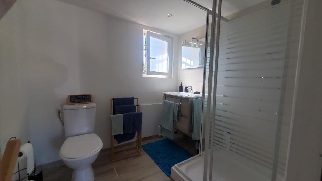 Photo of Bathroom in Tourves