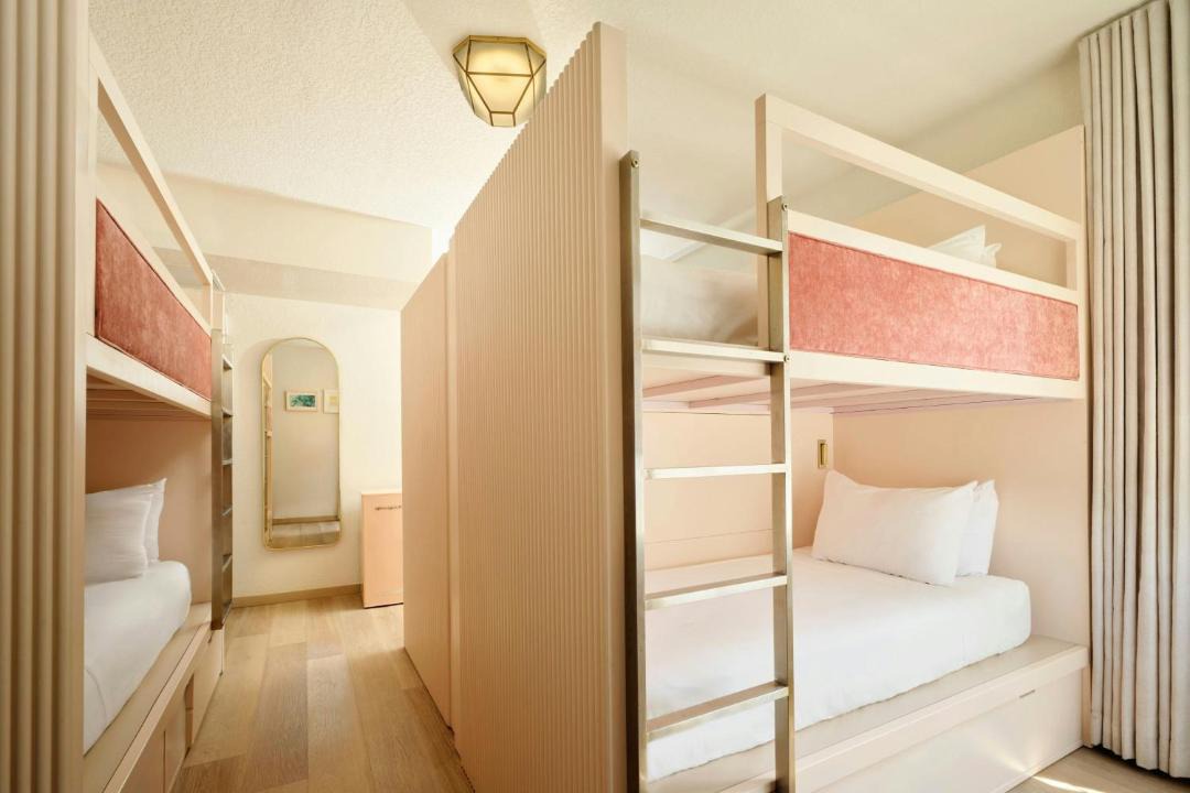 Photo of Bedroom in Mid Beach