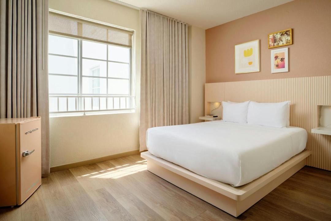 Photo of Bedroom in Mid Beach