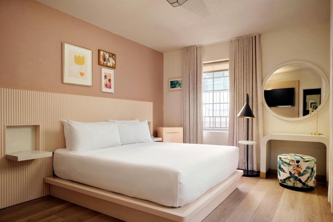 Photo of Bedroom in Mid Beach