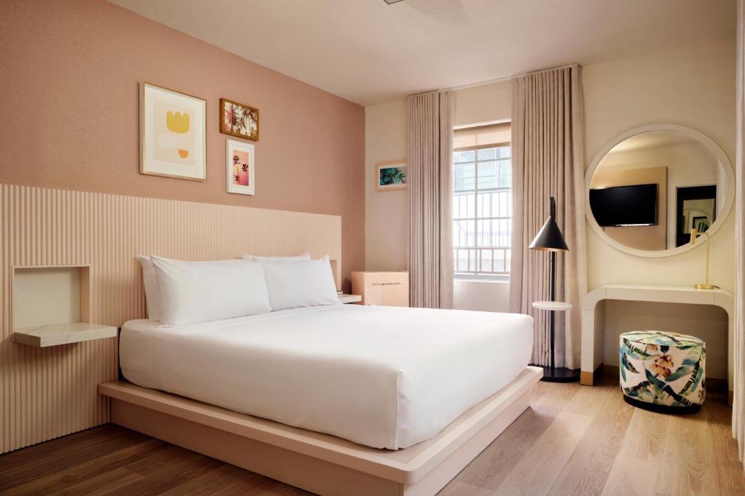Photo of Bedroom in Mid Beach