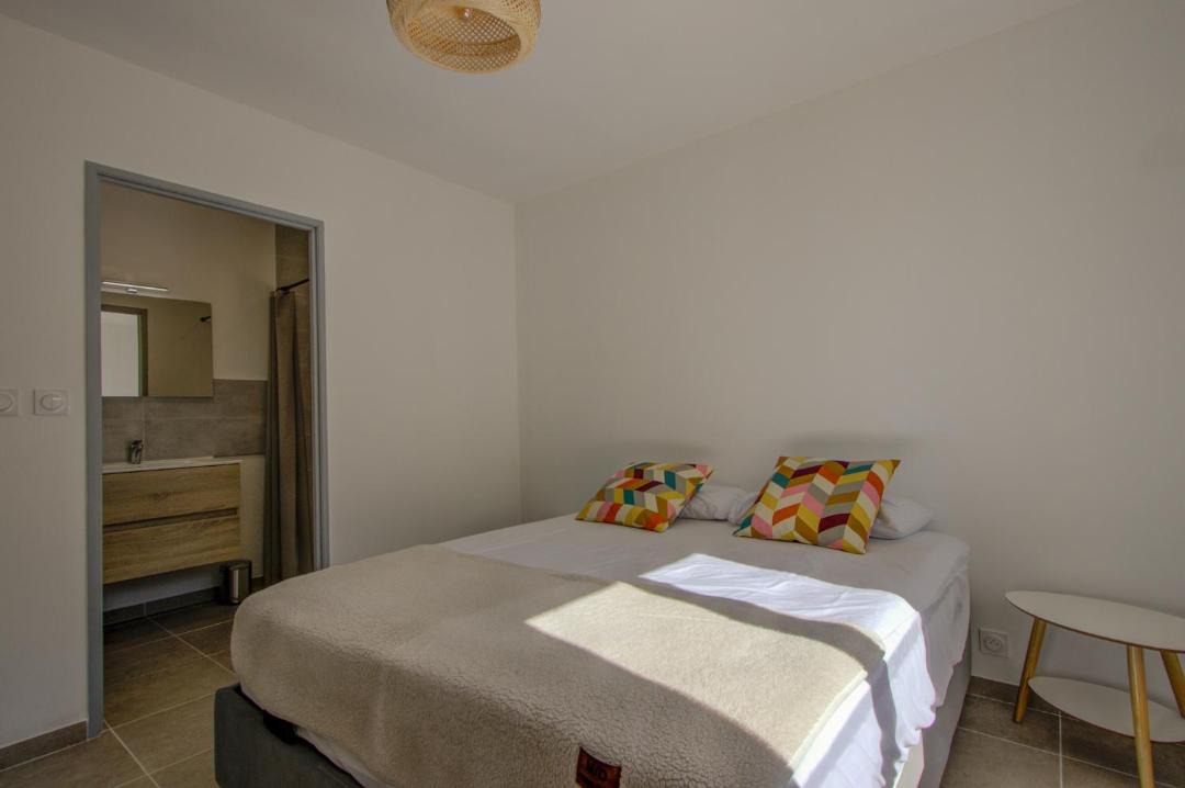 Photo of Bedroom in Suze-la-Rousse