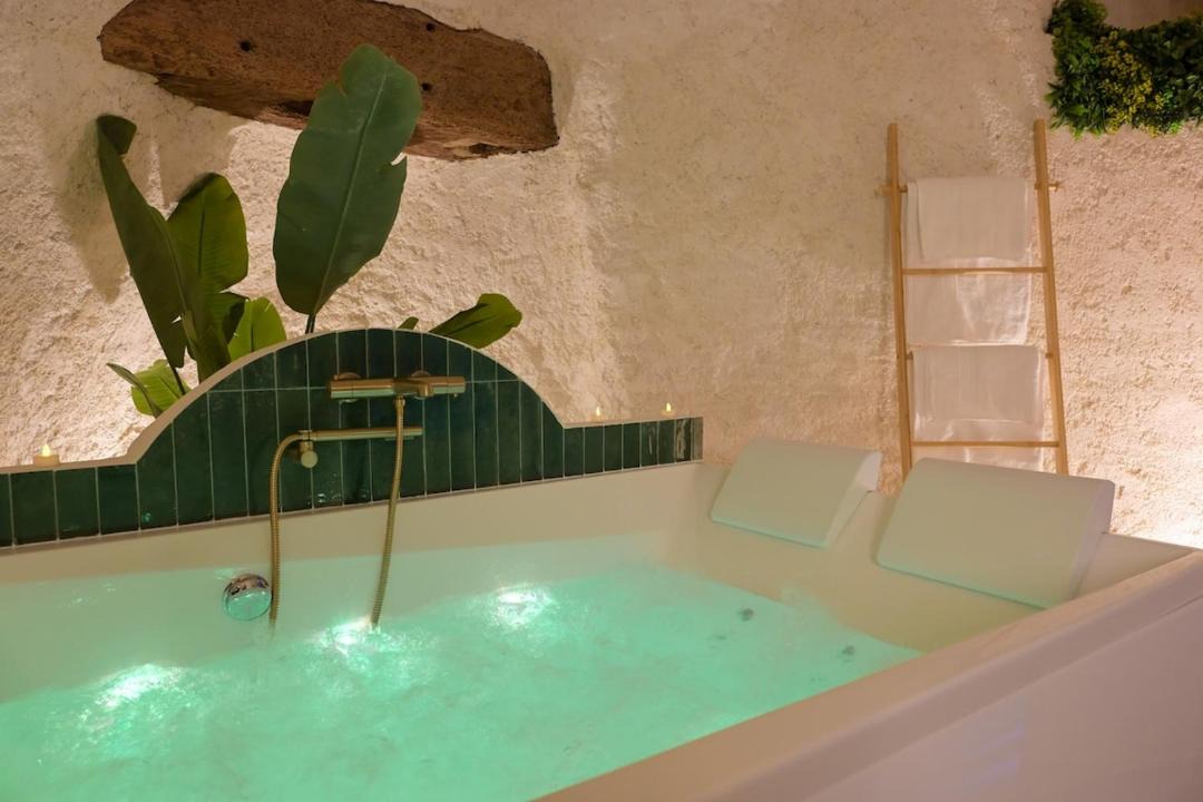 Photo of Bathroom in Auriol