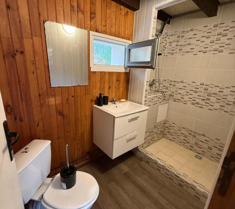 Photo of Bathroom in Chenerailles
