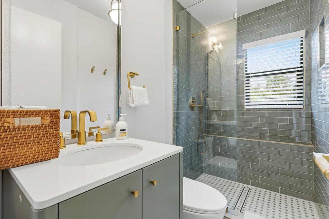 Photo of Bathroom in Flamingo/Lummus