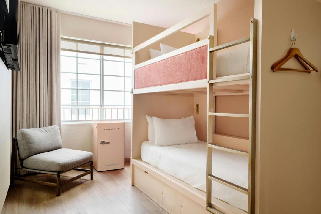Photo of Bedroom in Mid Beach