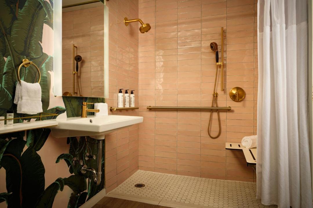 Photo of Bathroom in Mid Beach