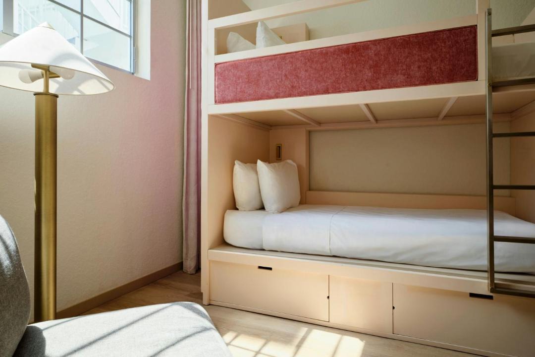Photo of Bedroom in Mid Beach