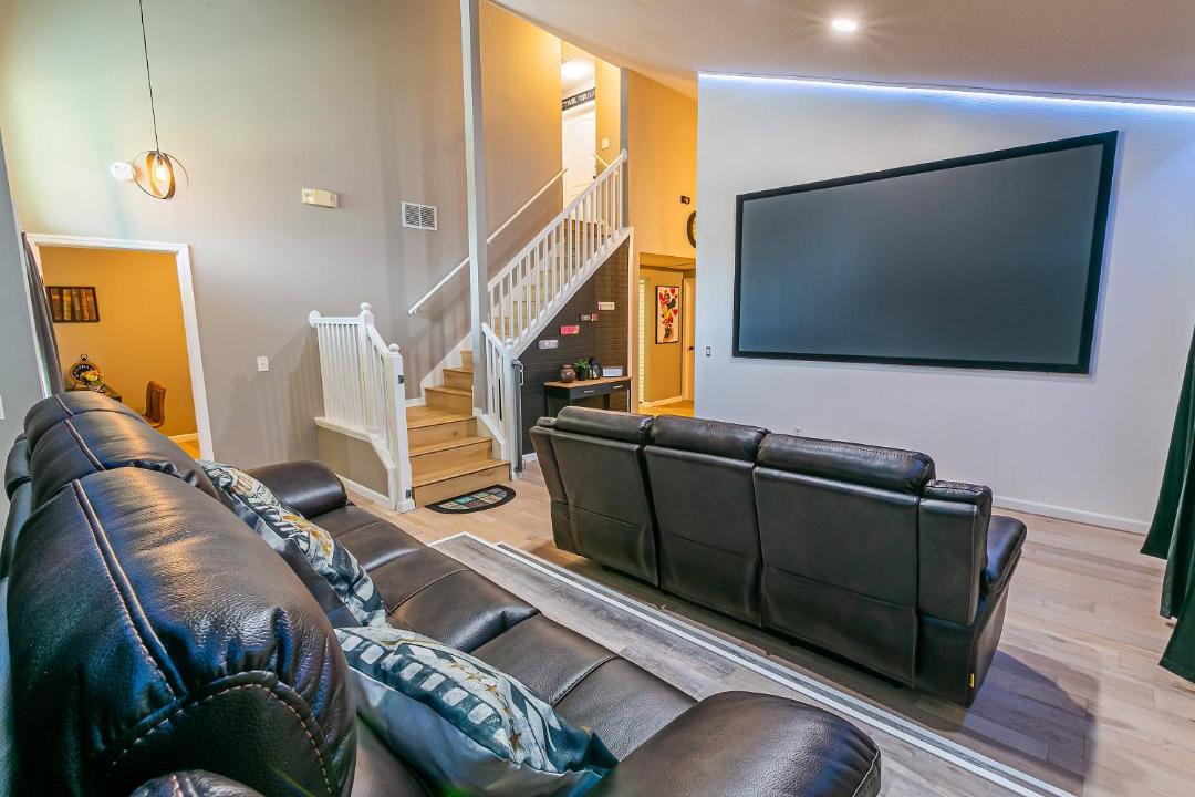 Photo of Livingroom in Sandy Ridge