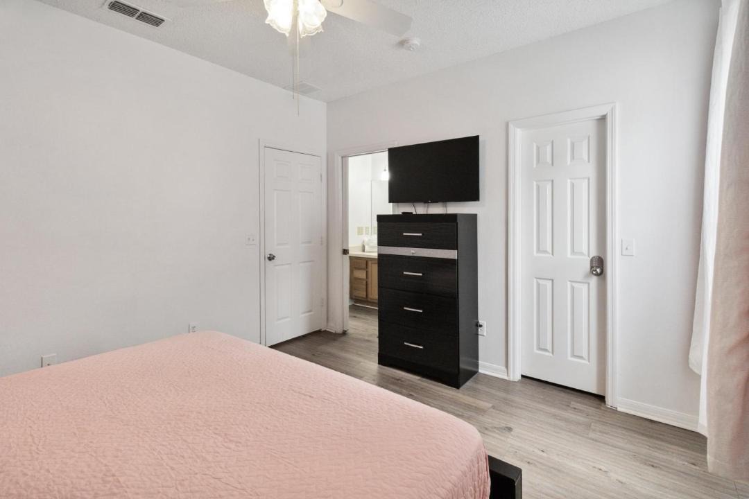Photo of Bedroom in Sunset Ridge