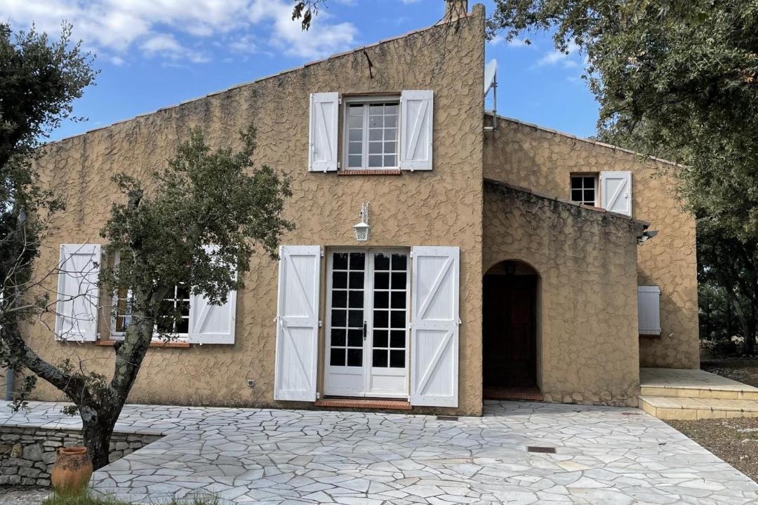 Photo of Buildings in Tavernes