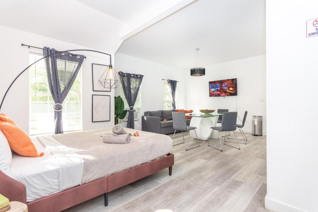 Photo of Bedroom in Midtown
