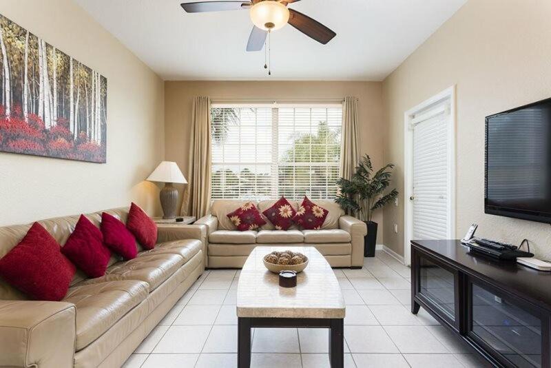 Photo of Livingroom in Windsor Hills
