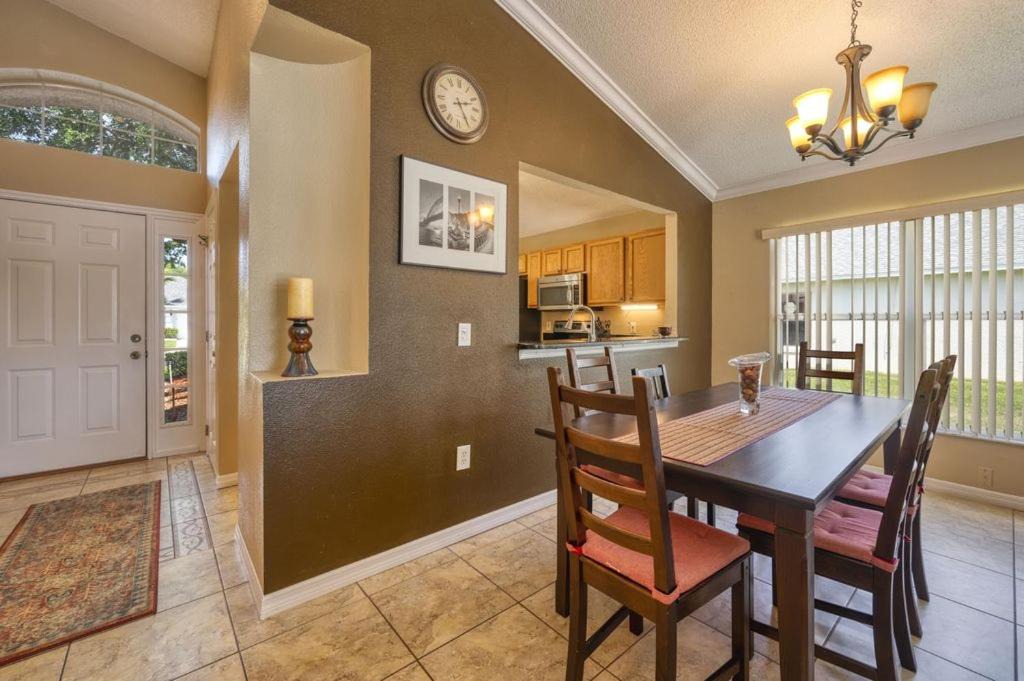 Photo of Livingroom in Lake Berkley