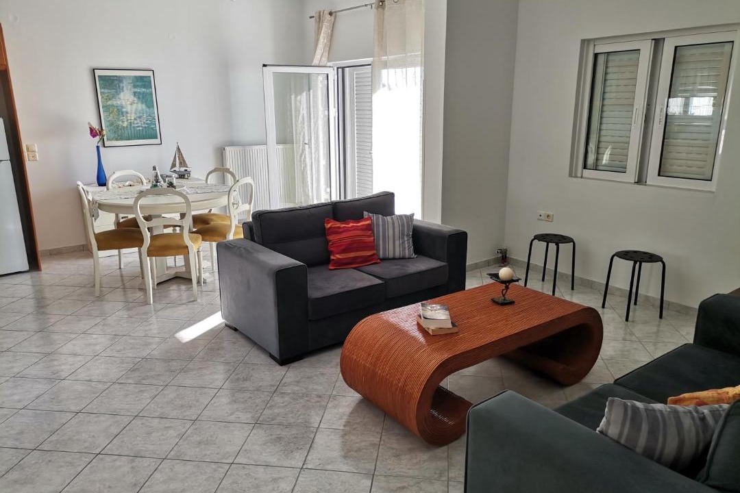 Photo of Livingroom in Menidion