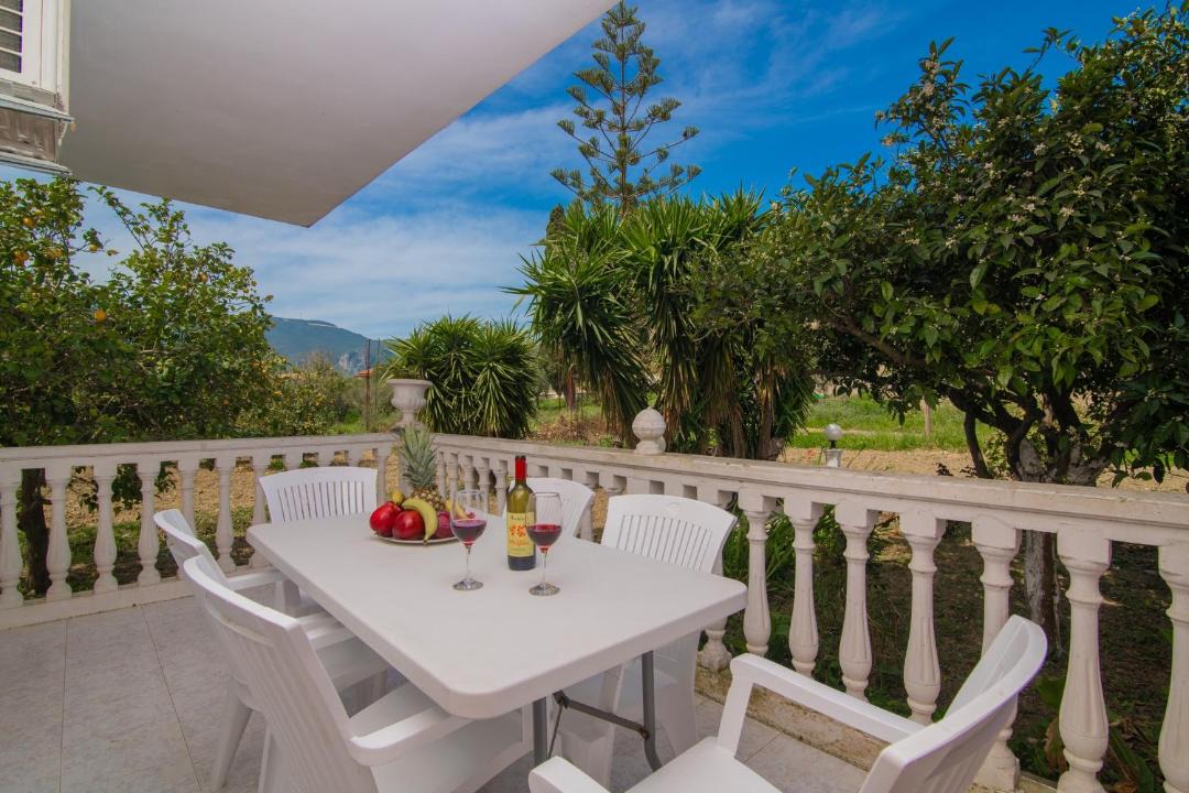 Photo of Patio Balcony in Alikanas
