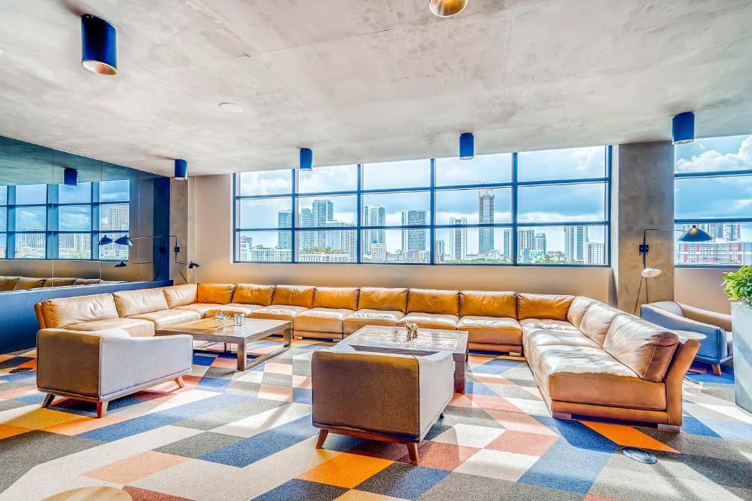 Photo of Livingroom in Midtown