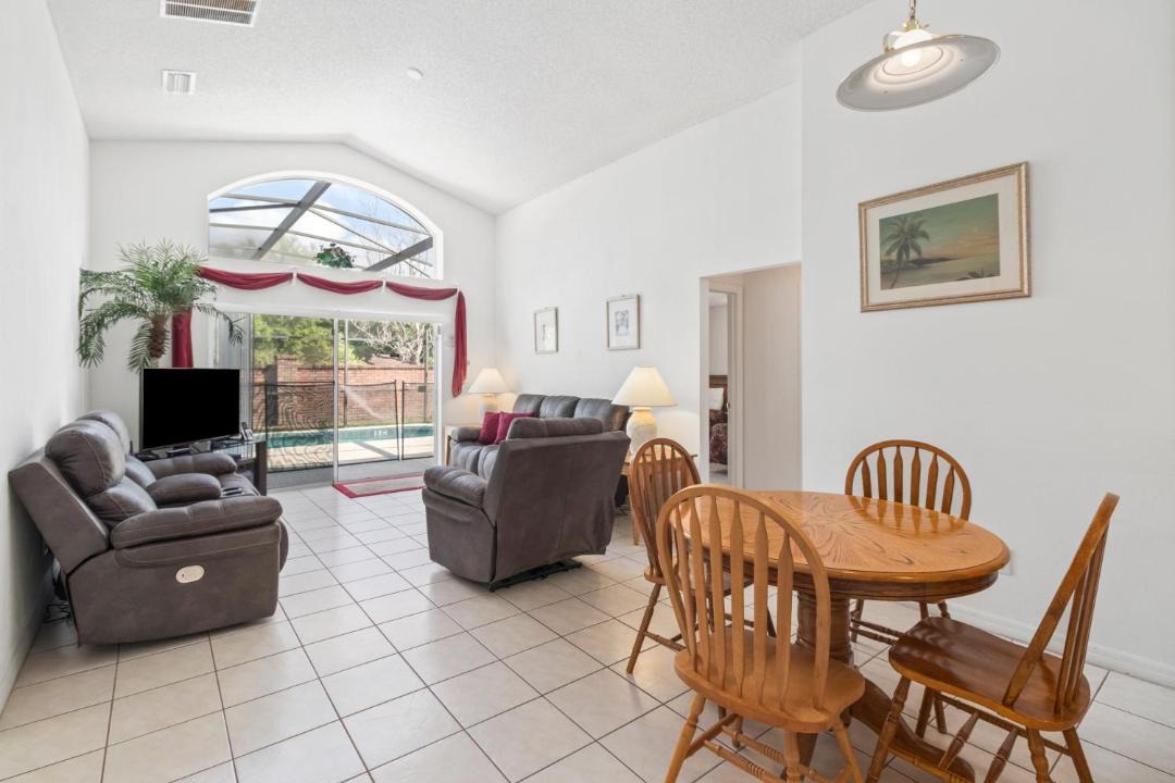 Photo of Livingroom in Seasons