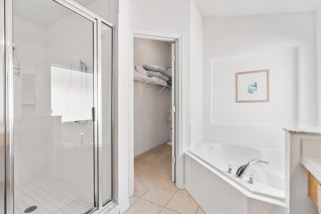 Photo of Bathroom in Seasons