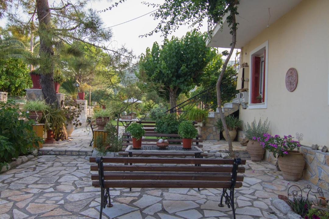 Photo of Patio Balcony in Pantokratoras