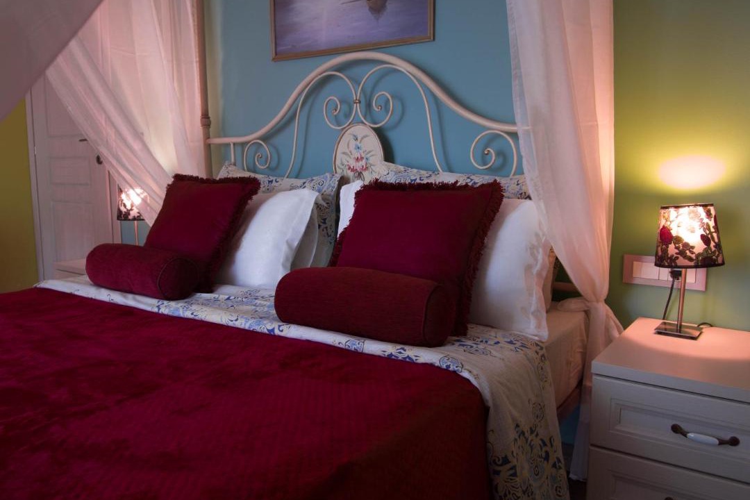 Photo of Bedroom in Neromilos