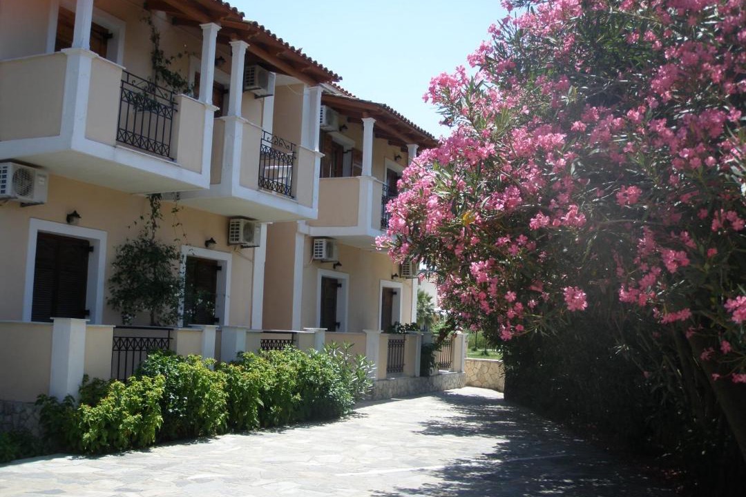 Photo of Others in Alikanas