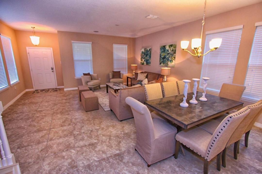 Photo of Livingroom in Trafalgar Village