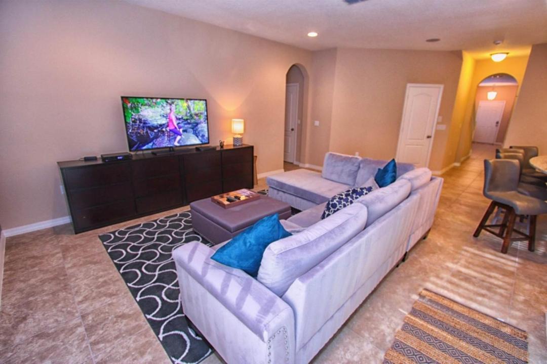 Photo of Livingroom in Trafalgar Village