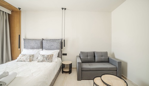 Executive Double Pool View