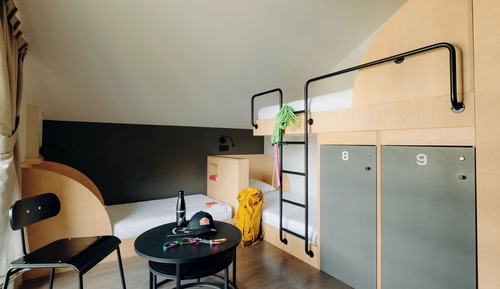 Chambre Économique, 3 chambres, balcon, vue montagne