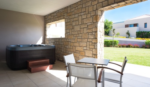 Standard, Garden View (with Spa Tub)