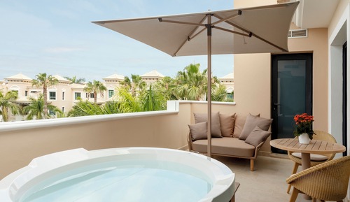 Red Level Master Suite Ocean View with Terrace Bathtub