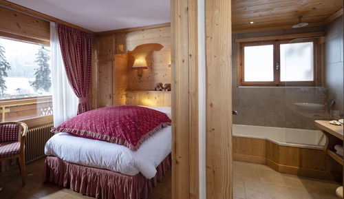 Double Room, Bathtub
