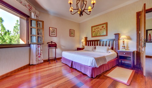 Deluxe Suite, Bathtub
