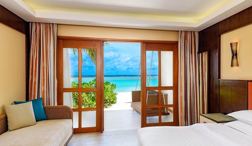 Deluxe Room, 1 King Bed, Beach View