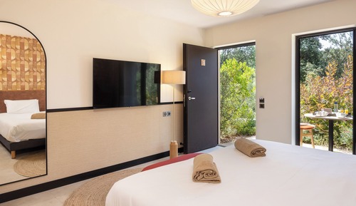 Standard Room, 1 King Bed
