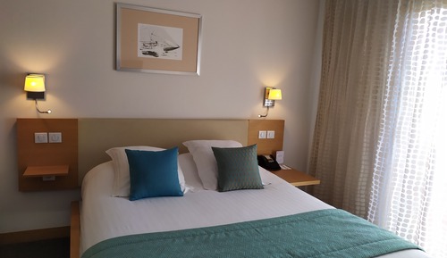 Comfort Room, 1 Queen Bed, Non Smoking, Balcony